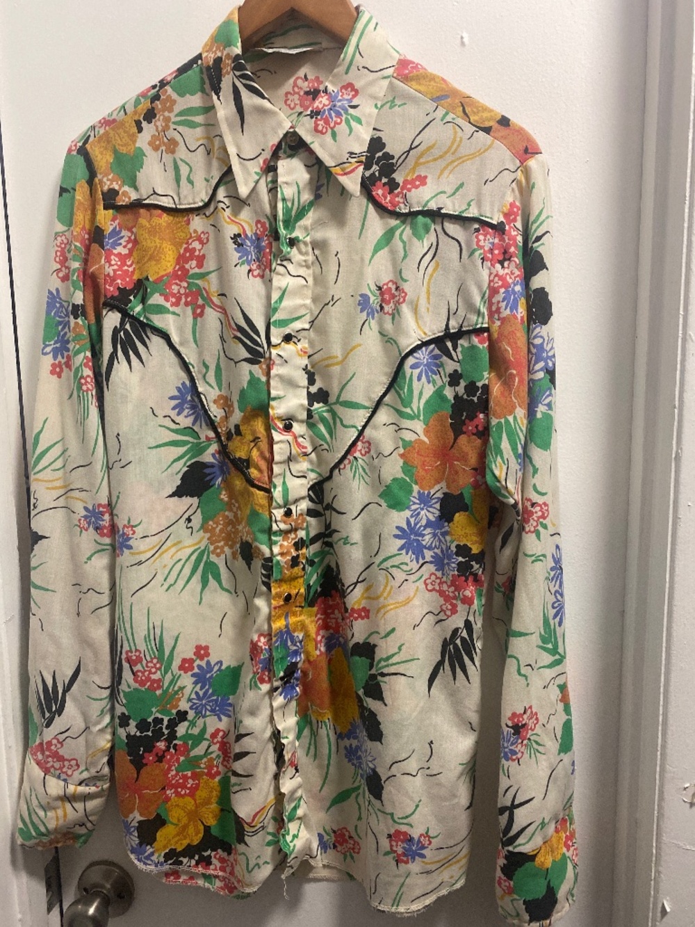 Size medium Farry Mayham Vintage